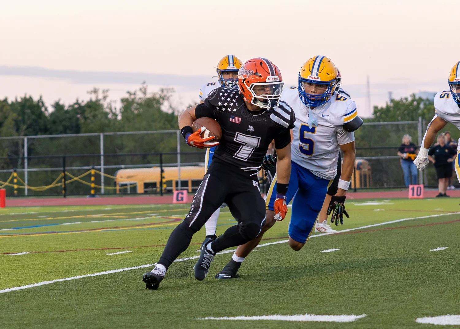 RB trying to hit the corner
